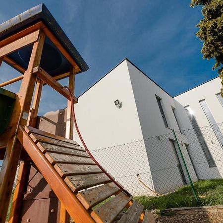 Dorfmeister Business Hotel B&B Weikersdorf am Steinfelde Eksteriør bilde