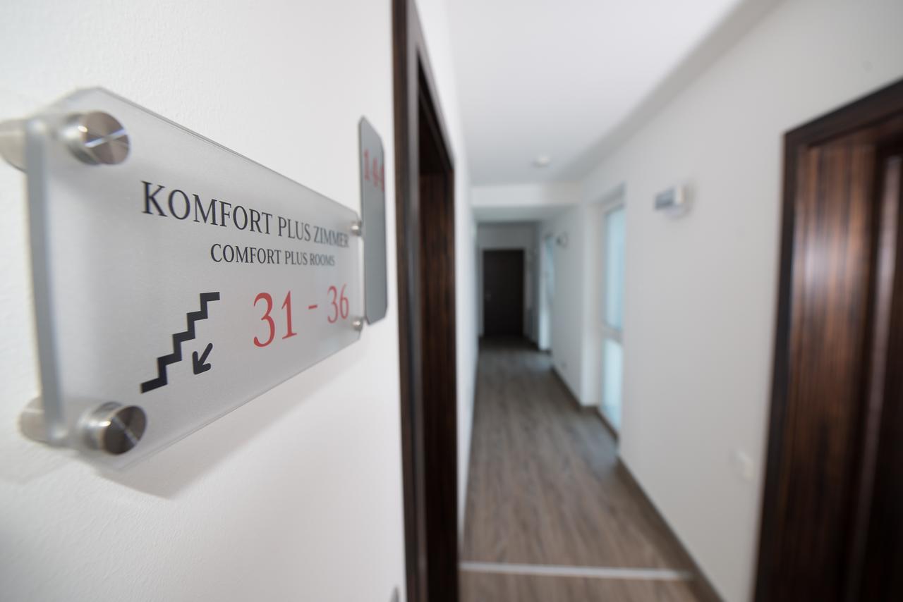 Dorfmeister Business Hotel B&B Weikersdorf am Steinfelde Eksteriør bilde