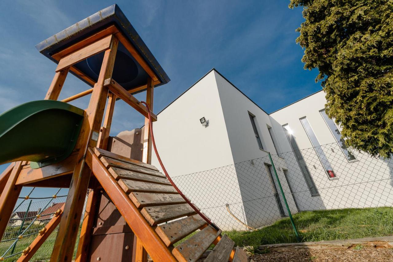 Dorfmeister Business Hotel B&B Weikersdorf am Steinfelde Eksteriør bilde